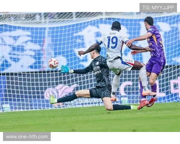 海港开场闪击奠定夺冠基础 加布里埃尔穿裆破门成制胜球 海港开场闪击奠定夺冠基础 加布里埃尔穿裆破门成制胜球
