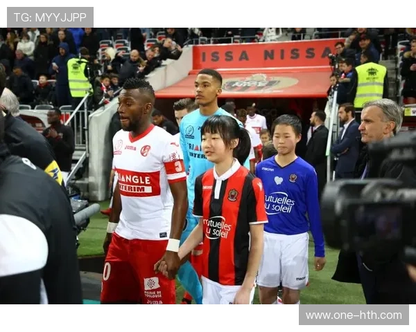 青少年球童故事:法甲比赛日的梦想起点 青少年球童故事:法甲比赛日的梦想起点