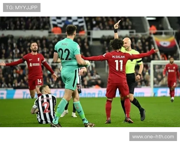 诺丁汉森林防反体系解析：伍德支点作用+边路速度成保级法宝